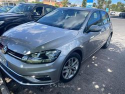 Argento Usata 2018 VW Golf VII Executive Tre volumi | 11.900 € (Buon prezzo)