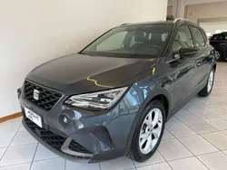 Grigio magnetico/nero midnight Usata 2023 Seat Arona FR SUV | 17.400 € (Buon prezzo)