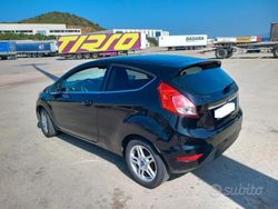 Nero Usata 2013 Ford Fiesta Due volumi | 3600 € (Buon prezzo)