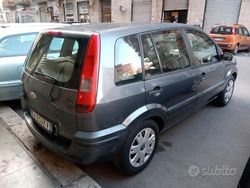 Grigio Usata 2004 Ford Fusion Tre volumi | 1800 € (Ottimo prezzo)