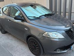 Grigio Usata 2015 Lancia Ypsilon Due volumi | 5000 € (Buon prezzo)