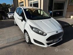 Bianco Usata 2014 Ford Fiesta Titanium Tre volumi | 4990 € (Buon prezzo)