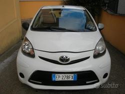 Bianco Usata 2012 Toyota Aygo Connect Style Due volumi | 5500 € (Buon prezzo)