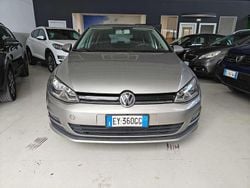 Grigio Usata 2015 VW Golf Comfortline Tre volumi | 6450 € (Buon prezzo)