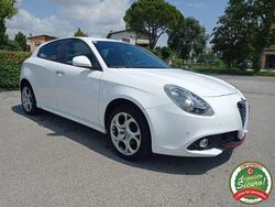 Bianco metallizzato Usata 2018 Alfa Romeo Giulietta Due volumi | 12.950 € (Buon prezzo)