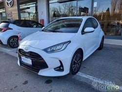 Bianco Usata 2021 Toyota Yaris Trend Due volumi | 13.990 € (Buon prezzo)