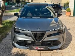 Grigio Nuova 2025 Alfa Romeo Junior Edizione Speciale SUV | 30.900 € (Cara)