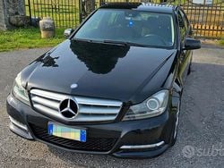 Nero Usata 2011 Mercedes C200 Executive Tre volumi | 6500 € (Cara)