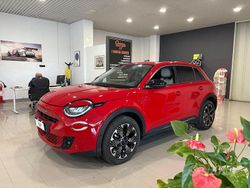 Rosso metallizzato Usata 2024 Fiat 600 La Prima SUV | 19.200 € (Super prezzo)