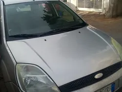 Usata 2004 Ford Fiesta Due volumi | 600 € (Buon prezzo)