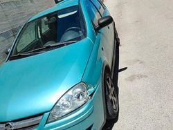 Verde Usata 2004 Opel Corsa Tre volumi | 1350 € (Buon prezzo)