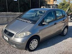 Grigio Usata 2007 Mercedes A180 Elegance Tre volumi | 3400 € (Buon prezzo)