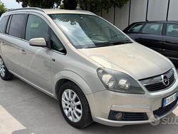 Grigio Usata 2006 Opel Zafira Cosmo Tre volumi | 1850 € (Buon prezzo)