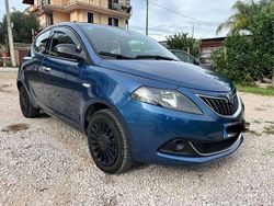 Usata 2022 Lancia Ypsilon Silver Due volumi | 9990 € (Ottimo prezzo)