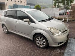 Grigio Usata 2006 Toyota Corolla Verso Sol Monovolume | 1500 € (Buon prezzo)