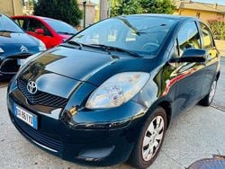 Nero Usata 2009 Toyota Yaris Luxury Tre volumi | 3900 € (Buon prezzo)