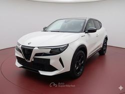 Bianco con tetto nero Nuova 2025 Alfa Romeo Junior Edizione Speciale SUV | 30.950 € (Cara)