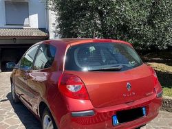 Rosso Usata 2005 Renault Clio II Due volumi | 1500 € (Buon prezzo)