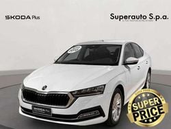 Bianco Usata 2024 Skoda Octavia Executive Tre volumi | 22.900 € (Buon prezzo)