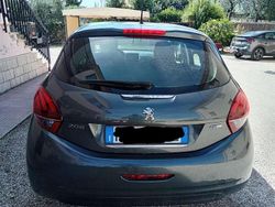 Usata 2017 Peugeot 208 Due volumi | 8000 € (Ottimo prezzo)