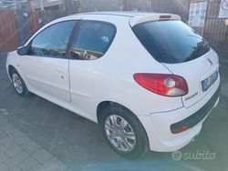 Bianco Usata 2010 Peugeot 206+ Due volumi | 3700 € (Buon prezzo)