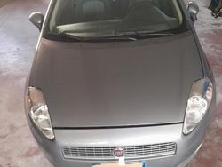Grigio Usata 2009 Fiat Grande Punto Due volumi | 2950 € (Buon prezzo)