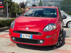 Rosso Usata 2015 Fiat Punto Young Tre volumi | 5990 € (Buon prezzo)