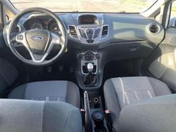 Usata 2009 Ford Fiesta Titanium Tre volumi | 3300 € (Buon prezzo)