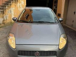 Grigio Usata 2009 Fiat Grande Punto Emotion Due volumi | 2999 € (Buon prezzo)