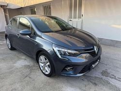 Grigio Usata 2022 Renault Clio V Evolution Tre volumi | 11.800 € (Ottimo prezzo)