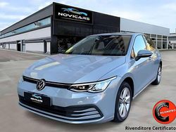 Grigio Usata 2020 VW Golf VIII Style Tre volumi | 16.500 € (Buon prezzo)