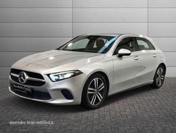 Grigio chiaro metallizzato Usata 2021 Mercedes A180 Tre volumi | 25.500 € (Buon prezzo)