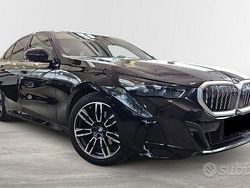 Nero Usata 2024 BMW 520 M Sport Tre volumi | 56.700 € (Buon prezzo)