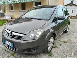 Grigio Usata 2010 Opel Zafira Edition Monovolume | 6100 € (Molto cara)