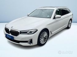 Bianco pastello Usata 2020 BMW 520 Luxury Line Station wagon | 31.600 € (Buon prezzo)