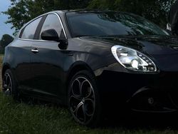 Nero Usata 2013 Alfa Romeo Giulietta Distinctive Tre volumi | 9800 € (Molto cara)