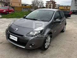 Grigio Usata 2010 Renault Clio II Dynamique Tre volumi | 3500 € (Buon prezzo)