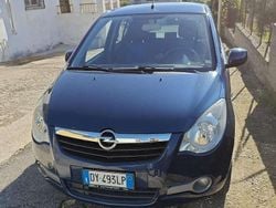 Blu/azzurro Usata 2014 Opel Agila Edition Due volumi | 4000 € (Buon prezzo)