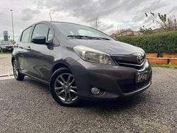 Usata 2014 Toyota Yaris Lounge Tre volumi | 5900 € (Buon prezzo)