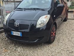 Nero Usata 2009 Toyota Yaris Due volumi | 2600 € (Ottimo prezzo)