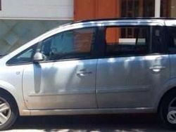 Grigio Usata 2009 Opel Zafira Monovolume | 6000 €