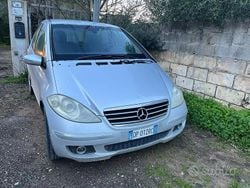 Grigio Usata 2006 Mercedes A200 Tre volumi | 800 € (Buon prezzo)
