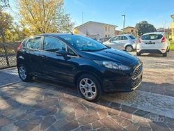 Nero Usata 2013 Ford Fiesta Tre volumi | 6900 € (Buon prezzo)