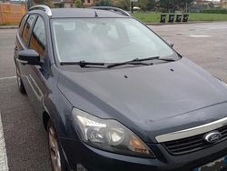 Usata 2010 Ford Focus Tre volumi | 2000 € (Ottimo prezzo)