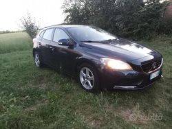 Blu Usata 2014 Volvo V40 Station wagon | 6000 €