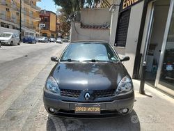 Nero Usata 2003 Renault Clio II Tre volumi | 2500 € (Buon prezzo)