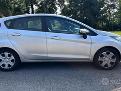 Usata 2010 Ford Fiesta Due volumi | 4250 € (Buon prezzo)