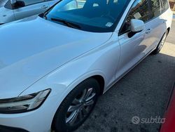 Bianco Usata 2018 Volvo V60 Business Edition Station wagon | 15.999 € (Ottimo prezzo)
