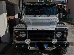 Grigio Usata 2005 Land Rover Defender SUV | 32.000 € (Molto cara)