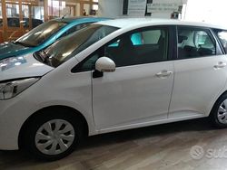Bianco Usata 2011 Toyota Verso-S Active Monovolume | 7400 € (Cara)